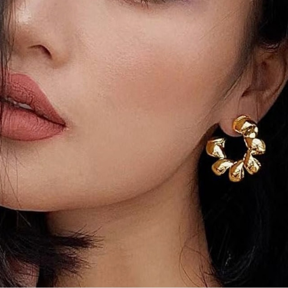 NEW 14K Gold Plated Trendy Gold Open Hoop Earrings - Picture 5 of 6